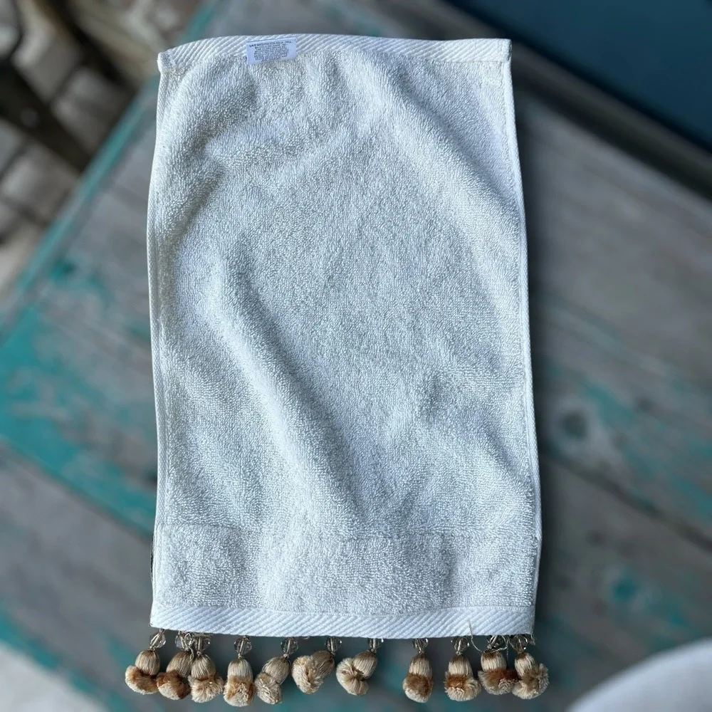 CROSCILL‎ Hand Towels 11x17 to 15x26 Inch Cream Brocade Gold Tassels Decorative
